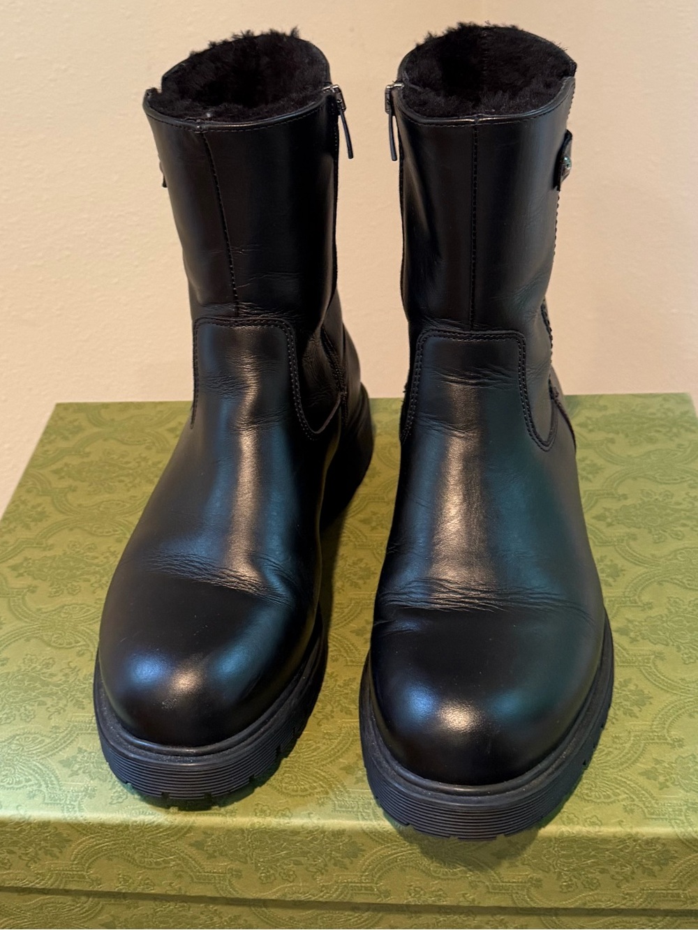 La CANADIENNE Black leather boots with black shearling lining - Picture 2 of 8